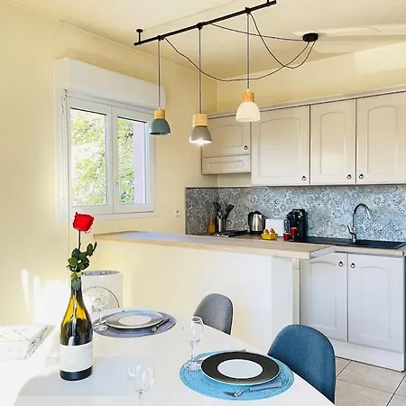 Apartment Forum Jean Moulin Yourhosthelper